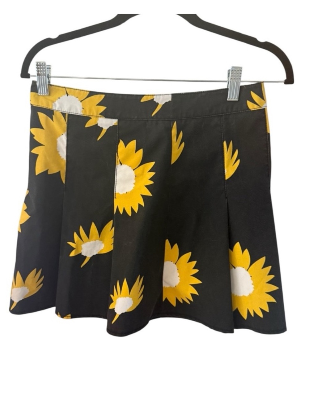 Obey Not So Preppy Women’s Pleated Black Floral Daisy Mini Skirt Size 26